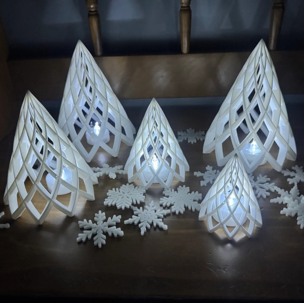 FINAL PRICE! 4 Set Of Tealight Christmas Trees!